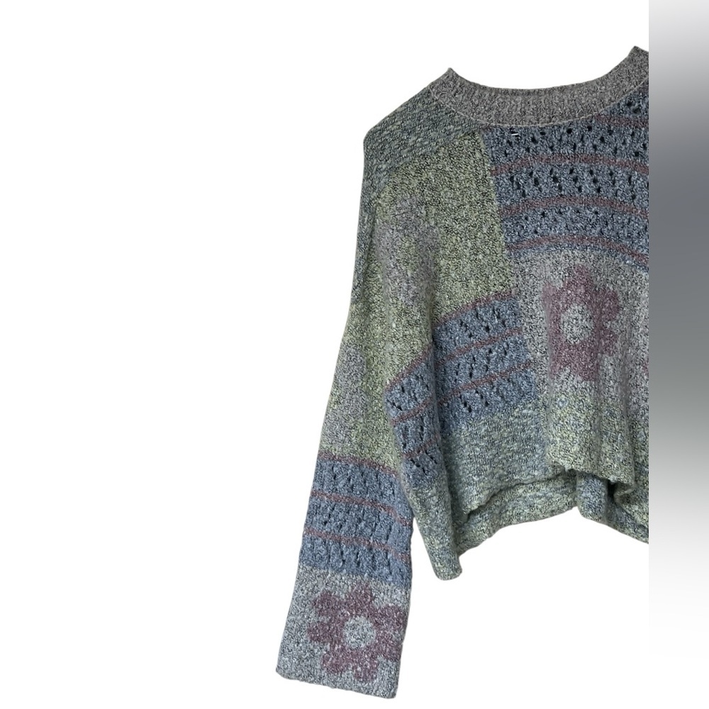 Sincerely Jules NWT pastel knit crew neck cropped floral bell sleeve sweater - Picture 7 of 13